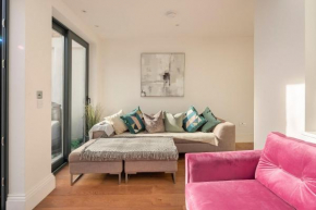 Modern Kensington 3-bedroom apartment with garden
